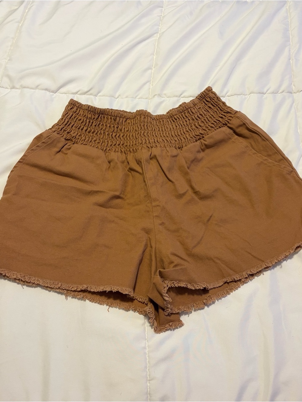 NWOT WILD FABLE light brown smocked waist shorts